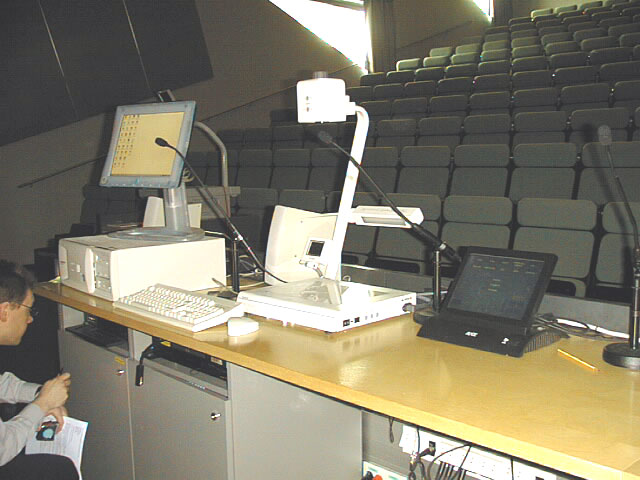 HUT CS building: Lecture hall T1 equipment